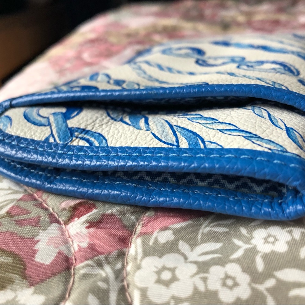 NWOT Brighton Travel Holder - Picture 3 of 5